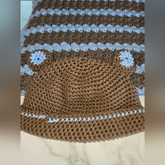 Handmade Homemade Baby Blanket and Beanies - Picture 2 of 3